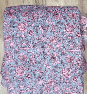 Tissu en coton imprimé à la main par blocs, motif floral, vendu au mètre, pour la confection de robes – Vente en gros et fabrication de matériaux textiles de maison - Product Image 5