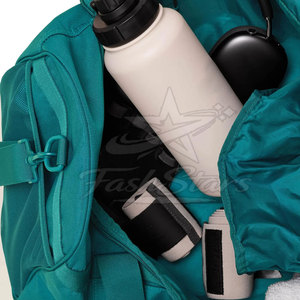 Sacs de sport et de voyage à prix d'usine, sacs polochons unis de couleur unie, sacs de sport et de voyage personnalisables de haute qualité - Product Image 4