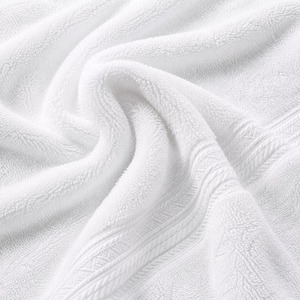 Serviette de toilette en coton pur de qualité supérieure, 550 GSM, douce, durable et très absorbante, pour l'hôtellerie - Product Image 2