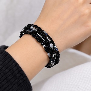 ชุดสร้อยข้อมือลูกปัดสีดำสไตล์โบโฮ คริสตัลไรน์สโตน ของขวัญเครื่องประดับสำหรับผู้หญิงแบบซ้อนกันได้ - Product Image 1