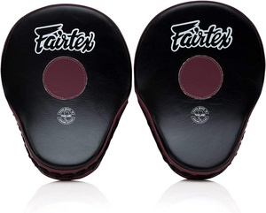 นวมซ้อมมวย Fairtex สีดำเบอร์กันดี หนังแท้ ผลิตด้วยมือในประเทศไทย แผ่นรองฝึกซ้อมที่ทนทานสำหรับมวยไทย - Product Image 1
