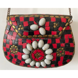 Bolso de Mano Rectangular Metálico Azul con Detalles Dorados, Diseño de Arte Folclórico Pintado a Mano, Efecto Mármol Ahumado, Acabado Brillante, para Mujer, para Fiestas - Product Image 5