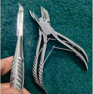 Vente en gros de pinces à cuticules professionnelles en acier inoxydable, pinces à cuticules durables, outils de pédicure et de manucure, pinces à cuticules - Product Image 3