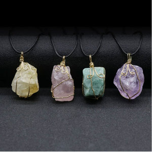 Ensemble de colliers en macramé avec cristaux bruts : Améthyste, Quartz Rose, Aventurine, Citrine, Fil doré, Bijoux de guérison bohèmes - Product Image 1