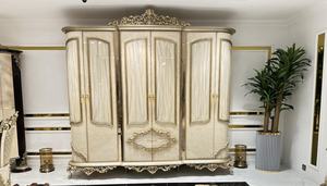 Ensemble de chambre à coucher King Size de luxe en bois de teck massif, lit traditionnel sculpté doré, 2 tables de chevet, grande armoire et coiffeuse, idéal pour appartement - Product Image 5