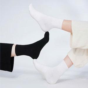 <b>Women's</b> Crew <b>Socks</b> <b>White</b> 100% Cotton Breathable Knitted Solid Color Daily Use Spring Regular Fit - Product Image 4