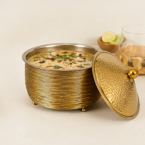 Casserole isotherme en acier inoxydable martelé doré au design arabe pour buffet de mariage et service de restauration hôtelière - Product Image 4