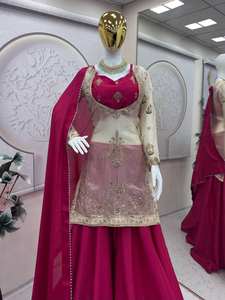 Ensemble élégant haut et pantalon en soie Fandy pour soirée, avec travail de paillettes - Product Image 5