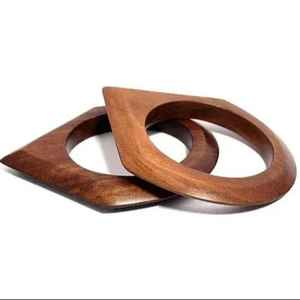 Brazalete de Madera Marrón de Moda Tradicional para Mujer con Diseño Pintado y Tallado, Artesanía en Resina - Product Image 3