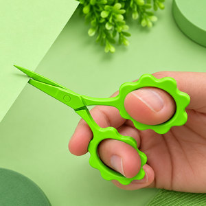 Sharp Precision Mini Flower Embroidery Scissors Custom Color Sewing <b>Thread</b> <b>Cutter</b> Wholesale - Product Image 3