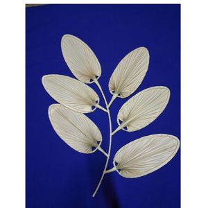 Éventail artisanal en jonc de mer naturel du Vietnam, tissé en feuilles de palmier, idéal pour la décoration de fêtes, les cadeaux événementiels et la présentation en magasin. - Product Image 4