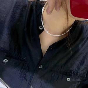 Collier en perles naturelles fantaisie de grand diamètre 7-12 mm plaqué or 18 carats avec un design tissé de perles laser - Product Image 2