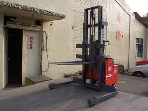 Nuevo Montacargas Eléctrico Apilador Manual Transpaleta Elevadora para Restaurante Capacidad de Carga de 1 Tonelada Motor AC CE - Product Image 6