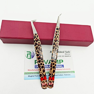 Pince à cils professionnelle en acier inoxydable à motif guépard, 90/45 degrés, pour volume et précision, pour artistes en extensions de cils et professionnels de la beauté - Product Image 3