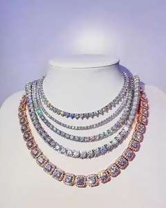 Chaîne cubaine unisexe de luxe tendance en argent, sertie de diamants et de moissanite testée, idéale pour les mariages - Product Image 2