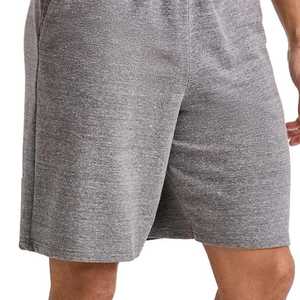 Pantalones cortos grises para hombre, cintura elástica, bolsillos, ropa informal con colores personalizados, estampados y gráficos, pantalones cortos para hombre para correr y hacer ejercicio. - Product Image 4