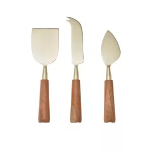 Juego de cuchillos para queso con mangos de madera y hojas metálicas para tabla de charcutería, diseño duradero, solo lavar a mano. - Product Image 4