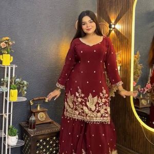 Traje Salwar Tradicional Indio de Seda Chinon Premium Bordado con Elegante Trabajo de Encaje de Secado Rápido, Listo para Bodas/Fiestas - Product Image 5
