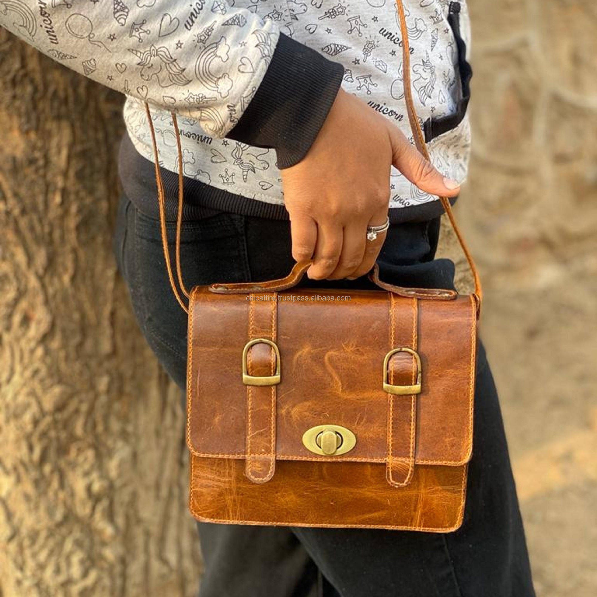 สีน้ำตาล