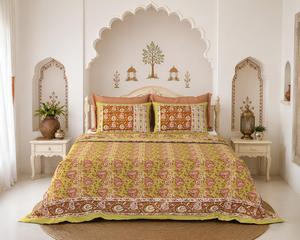 Parure de lit en coton imprimé floral ethnique King Size, blanche, fabriquée à la main à Jaipur, Inde, avec 2 taies d'oreiller - Product Image 1