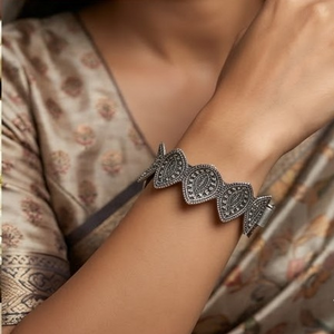 DIVYORO Women's Brass Oxidized Silver Plated Ethnic Antique Textured Leaf Kada <b>Bangle</b> - Product Image 4