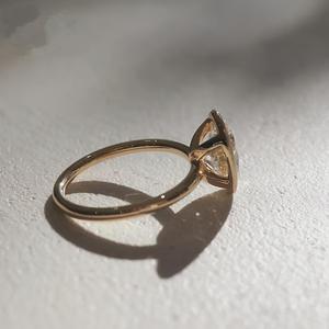 Anillo de Compromiso y Boda Solitario Étnico con Diamante Ovalado de 1.50CT Cultivado en Laboratorio, Brillante y Espléndido, para Mujer, Oro Amarillo de 14K con Engaste de Garras - Product Image 6