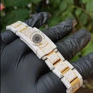 Reloj de Cuarzo Octogonal con Incrustaciones de Diamantes para Hombre, con Correa de Moissanita Plateada, Números Romanos, Cristal de Zafiro, un Splendid Regalo de Joyería - Product Image 2