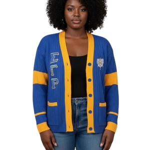 Cardigan en tricot rayé personnalisé Sigma Gamma Rho pour femme, brodé de lettres grecques, boutonné sur le devant, style mode - Product Image 1