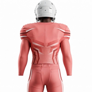 Maillot de football américain de qualité professionnelle, conçu avec un tissu extensible respirant pour un confort et une vitesse maximum. - Product Image 4