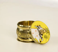 Boîte à KumKum traditionnelle en laiton, écologique et durable, pour la cérémonie de Pooja de la mariée indienne, idéale pour la salle de mariage.