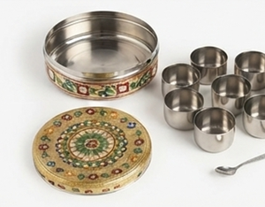 Boîte à épices ronde en métal de qualité supérieure avec couvercle décoratif, organisateur de rangement vintage fait main pour la cuisine - Product Image 1