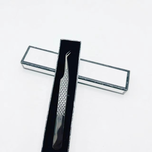 Pinzas Personalizadas para Extensiones de Pestañas de Acero Inoxidable Negro Mate a 45 Grados, Pinzas para Cejas con Logotipo Personalizado - Product Image 2