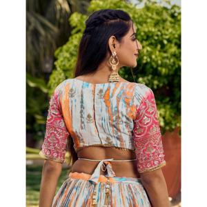 Superbe vêtements de fête en chinon imprimé numérique blanc et rose Lehenga Choli pour robes de cocktail - Product Image 1