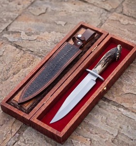 Cuchillo Bowie con mango de asta de ciervo, hoja de acero inoxidable con diseño de punta de clip, herramienta de caza para exteriores, garantía OEM de 3 años, caja de madera incluida - Product Image 1