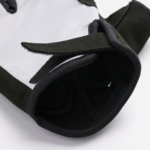 Gants de cyclisme mi-doigts antidérapants blancs en polyester respirant avec rembourrage et fermeture auto-agrippante unisexe pour l'été - Product Image 6