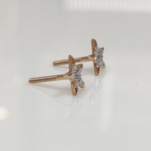 Boucles d'oreilles clous étoile céleste en or 14 carats avec diamant de laboratoire 0,20 ct certifié IGI, bijoux minimalistes avec petits diamants, cadeau idéal pour les fêtes - Product Image 4