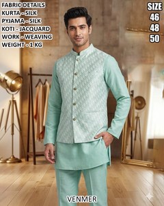 Ensemble de Kurta ethnique festif pour hommes avec Koti imprimé - Product Image 3