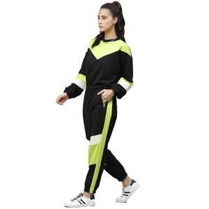 Conjunto Deportivo de 2 Piezas para Mujer, de Alta Calidad OEM, con Logotipo Personalizado, Traje de Invierno con Patrón Sólido, 100% Algodón Felpa y Ropa Deportiva para Gimnasio - Product Image 3