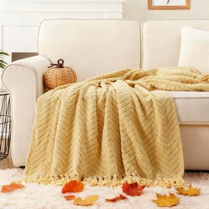 Coperta Decorativa Autunnale Gialla per Divano, Elegante Coperta per Halloween e Decorazioni Autunnali - Product Image 3