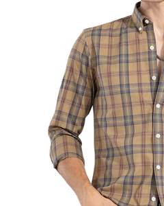 Camisa a cuadros de algodón para hombre, color marrón camel y azul, manga larga, con botones, estilo casual, corte personalizado de fábrica OEM. - Product Image 3