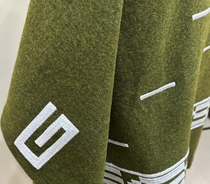 Poncho de Lana Verde Estilo Occidental con Patrón Vintage, Chal Cálido de Invierno Unisex, Capa Hecha a Mano, Venta al Por Mayor - Product Image 3