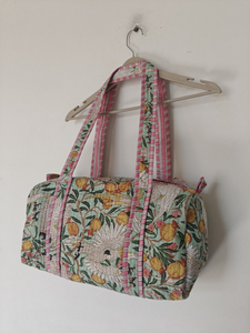 Striped Lightweight <b>Duffle</b> <b>Bag</b> with Double Handles <b>Large</b> Capacity (20-35L) Zipper Closure Unisex Travel <b>Bag</b> 0.5kg - Product Image 3
