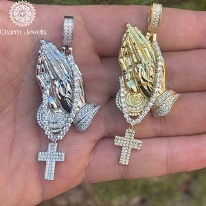 จี้ Charm_Jewells เงินแท้ 925 ประดับเพชรทรงบริลเลียนท์คัท โมอิสซาไนต์รูปมืออธิษฐาน จี้รูปกางเขน ชุบทอง 18K  จี้ศาสนาสำหรับทุกเพศ - Product Image 2