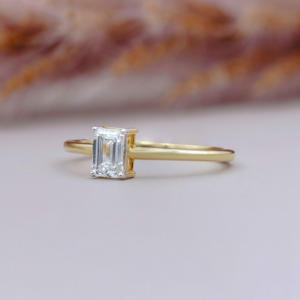 Anillo de compromiso clásico con diamante de corte esmeralda en oro amarillo certificado, anillo solitario, joyería de diamantes de lujo para mujer - Product Image 2