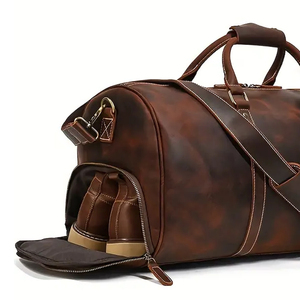 Meilleurs sacs de sport unisexes légers en cuir véritable personnalisables avec votre propre logo, pour une utilisation en extérieur, sportive, en salle de sport ou en voyage - Product Image 3