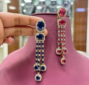 Pendientes Glamurosos de Latón Dorado de Alta Calidad con Circonitas Brillantes, Estilo Fusion, para Mujer, Ideales para Fiestas y Eventos Nocturnos - Product Image 2