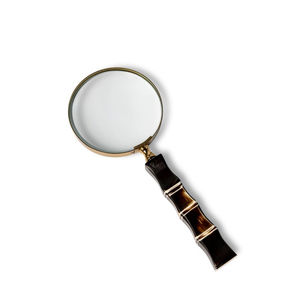 Loupe classique à main avec poignée en os à points noirs et blancs et cadre en laiton pour la lecture et la décoration de bureau - Product Image 2