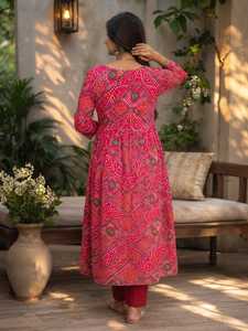 Ensemble Kurti et pantalon en soie Delta pour femme, imprimé Bandhani rouge, avec doublure en crêpe et dupatta assorti |   Ensemble ethnique 3 pièces - Product Image 5