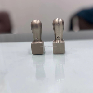 Sellos de metal personalizables de alta calidad para uso personal y comercial con diseños grabados - Product Image 3