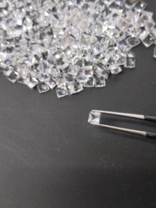 Topaze blanche naturelle 3,5 mm, taille princesse carrée, pierres précieuses de qualité supérieure pour la fabrication de bijoux - Product Image 1